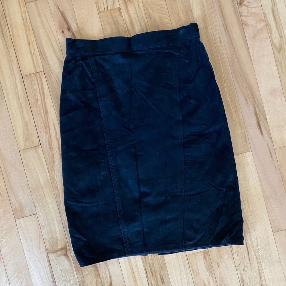 Vintage 80s black #suede pencil skirt. Size S.